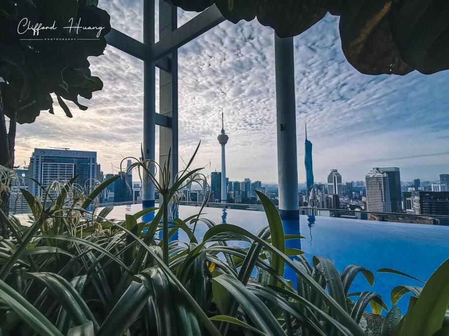 The Colony By Infinitum Best Pool View Klcc Trx Merdeka 118 Kl Tower 쿠알라룸푸르 외부 사진