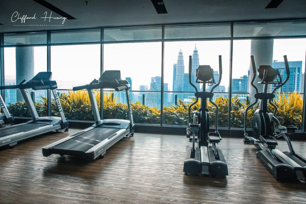 The Colony By Infinitum Best Pool View Klcc Trx Merdeka 118 Kl Tower 쿠알라룸푸르 외부 사진